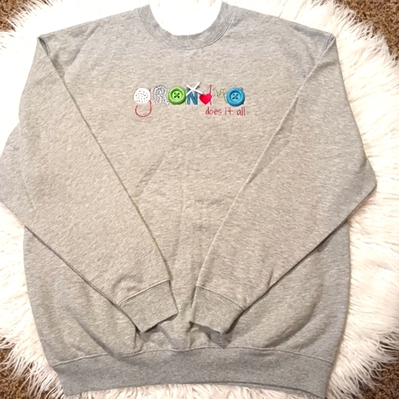 Vintage Grandma does it all Gray Crewneck Sweatshirt Grandmacore - Picture 3 of 9